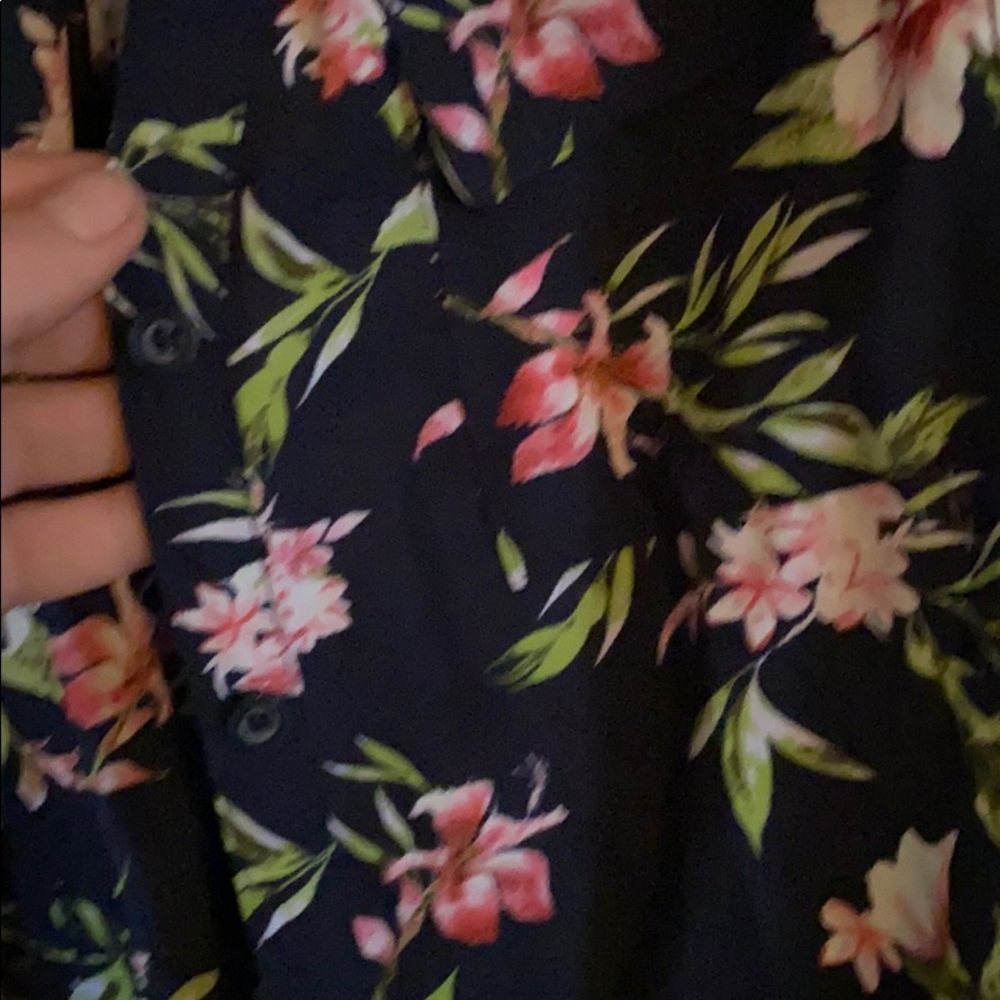 Top - Picture 2 of 4